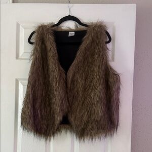 Cracker Barrel Brown Faux Fur Vest